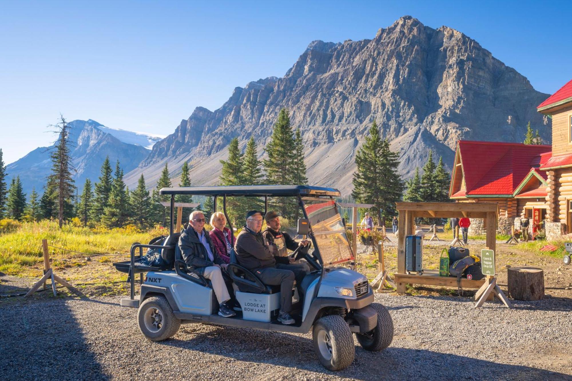The Lodge At Bow Lake Lake Louise Exterior photo